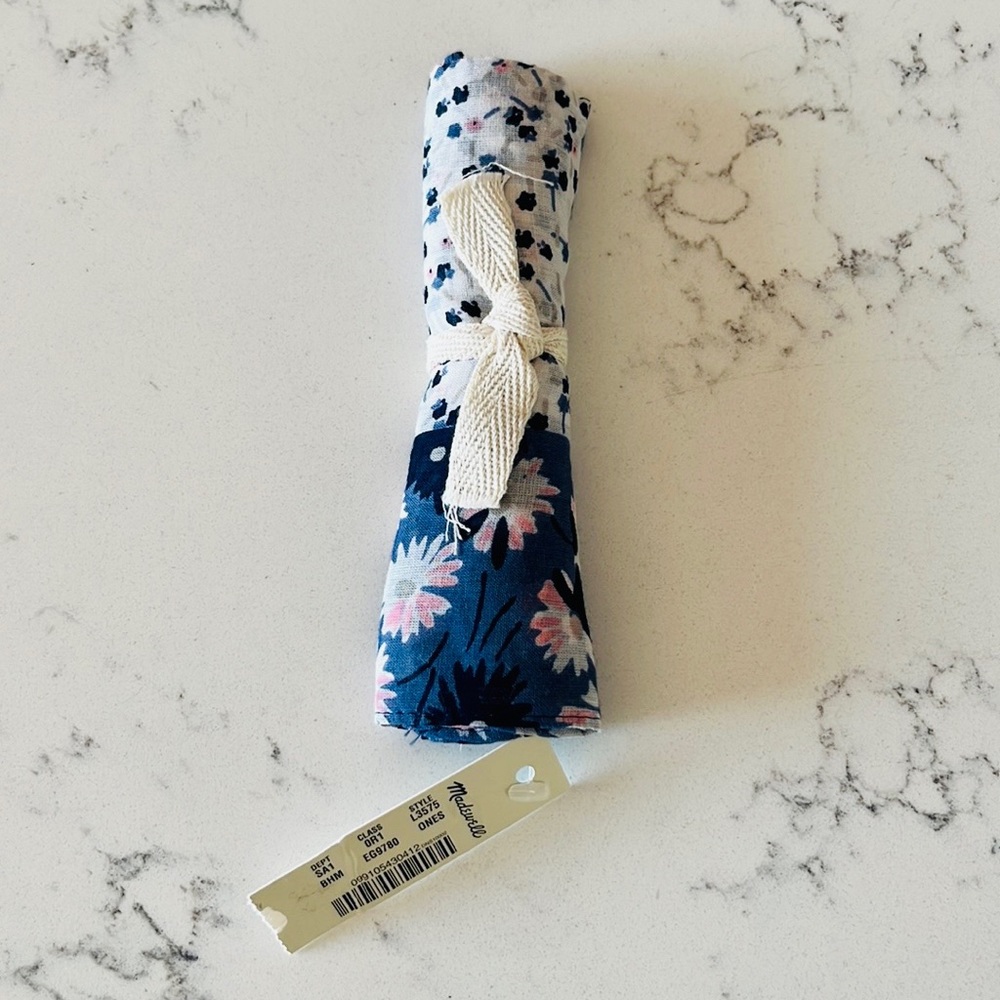 Madewell 100% Cotton Heart Bandana - Picture 10 of 15